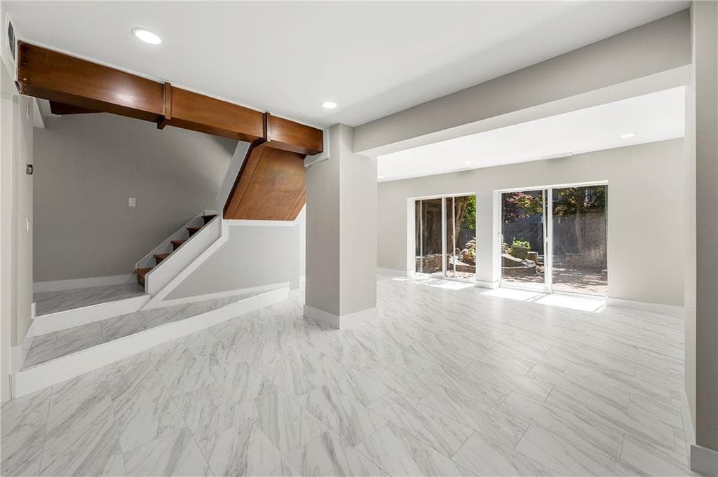 2 bedroom, 2 bathroom, 1,352 sq ft condominium for rent at 1009 Riverbend Club Drive, Atlanta, GA 30339 for $3,000 a month — photo 6