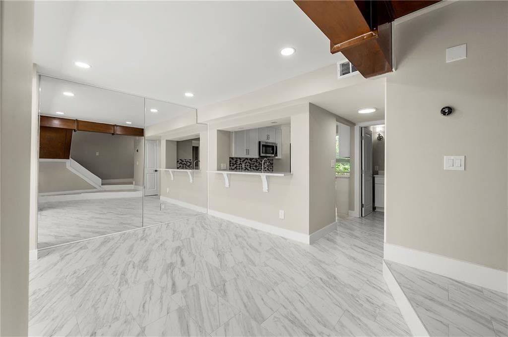2 bedroom, 2 bathroom, 1,352 sq ft condominium for rent at 1009 Riverbend Club Drive, Atlanta, GA 30339 for $3,000 a month — photo 7