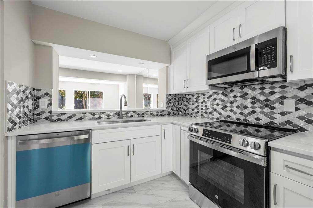 2 bedroom, 2 bathroom, 1,352 sq ft condominium for rent at 1009 Riverbend Club Drive, Atlanta, GA 30339 for $3,000 a month — photo 9