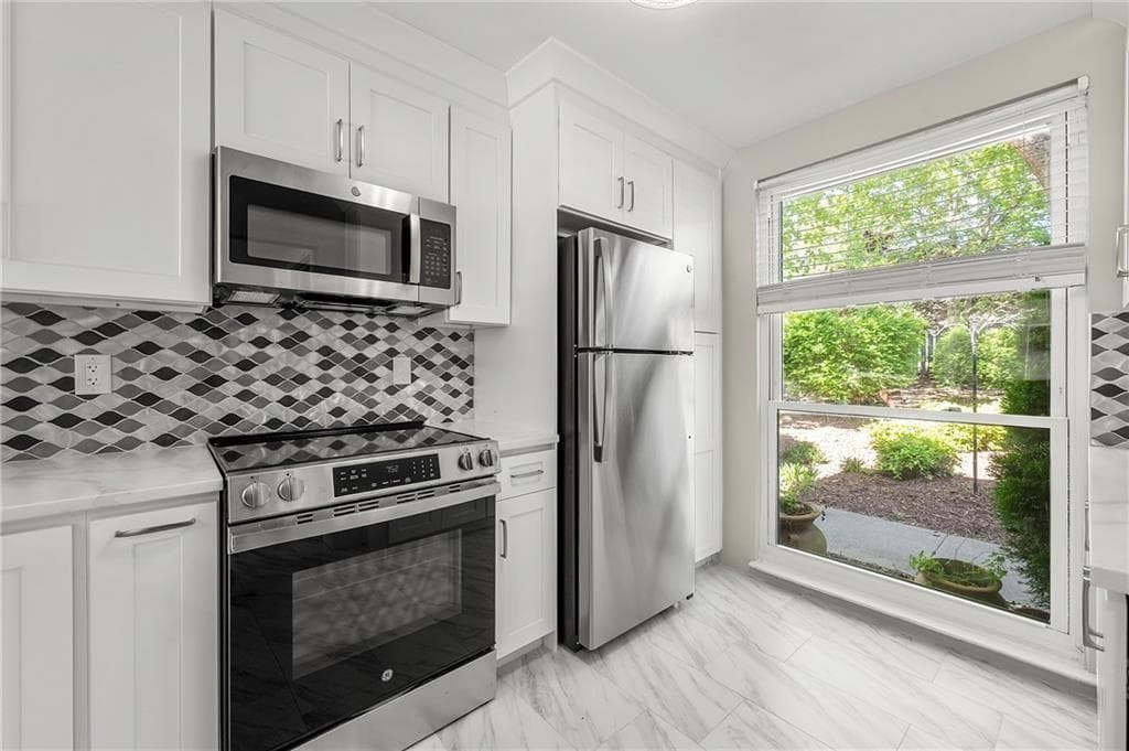 2 bedroom, 2 bathroom, 1,352 sq ft condominium for rent at 1009 Riverbend Club Drive, Atlanta, GA 30339 for $3,000 a month — photo 10