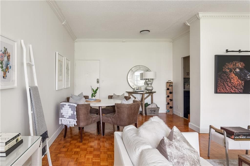 2 bedroom, 1 bathroom, 840 sq ft condominium for sale at 3060 PHARR Court North 422, Atlanta, GA 30305 — photo 4