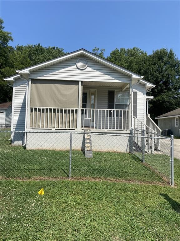 3 bedroom, 2 bathroom, 1,175 sq ft single family residence for sale at 721 Mill Street, Gainesville, GA 30501
