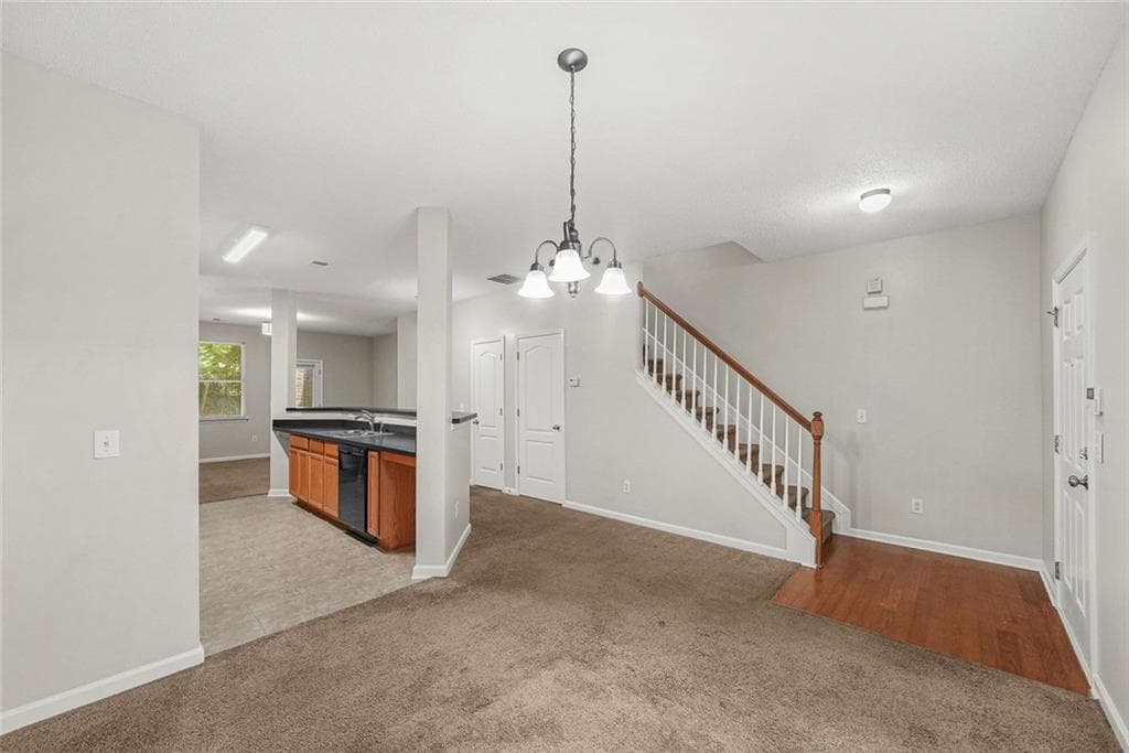 3 bedroom, 3 bathroom, 1,370 sq ft townhouse for sale at 1618 Bayrose Circle, Atlanta, GA 30344 — photo 6