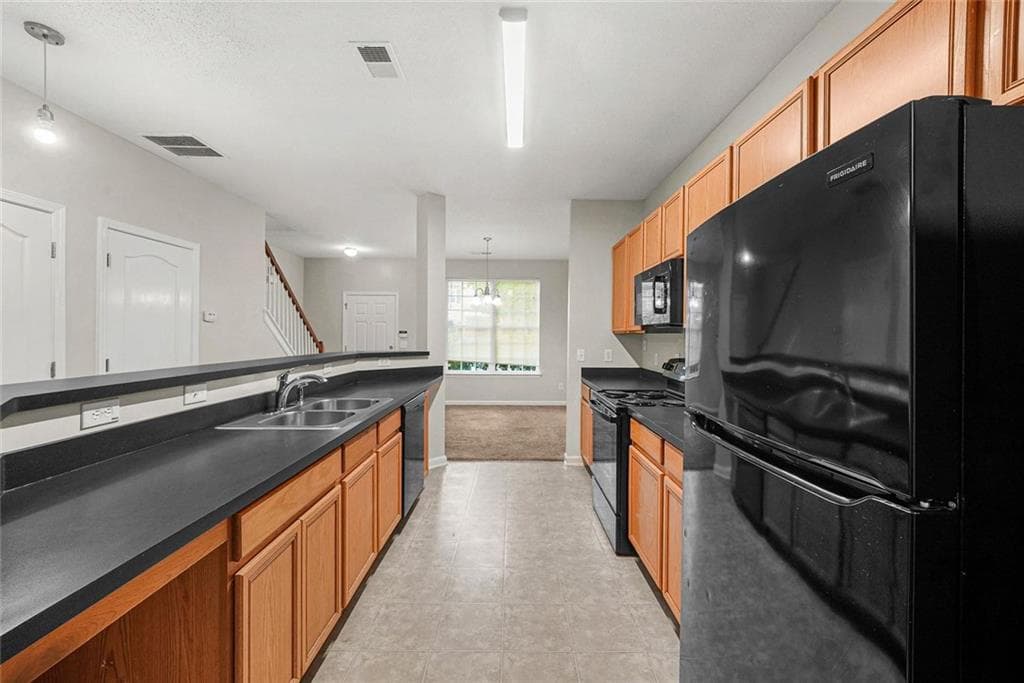 3 bedroom, 3 bathroom, 1,370 sq ft townhouse for sale at 1618 Bayrose Circle, Atlanta, GA 30344 — photo 8