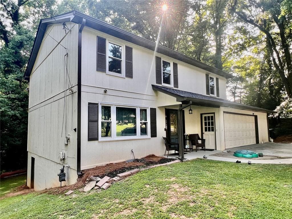 5 bedroom, 3 bathroom, 2,437 sq ft single family residence for sale at 130 Bainbridge Trail, Roswell, GA 30076 — photo 2