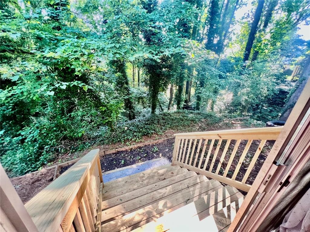 5 bedroom, 3 bathroom, 2,437 sq ft single family residence for sale at 130 Bainbridge Trail, Roswell, GA 30076 — photo 8