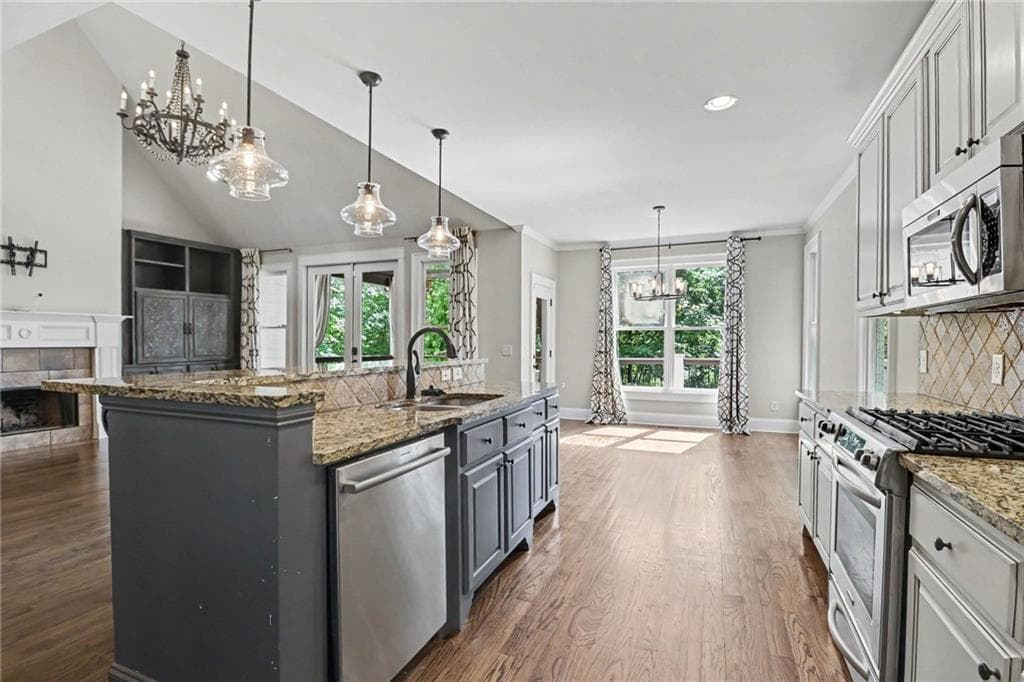 6 bedroom, 6 bathroom, 5,906 sq ft single family residence for sale at 7011 Hammock Trail, Gainesville, GA 30506 — photo 10