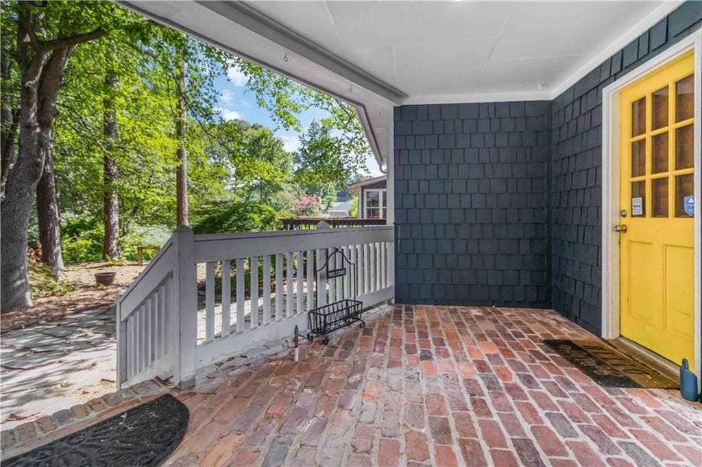 5 bedroom, 4 bathroom, 3,942 sq ft single family residence for sale at 1367 Lansdowne Court, Marietta, GA 30008 — photo 9