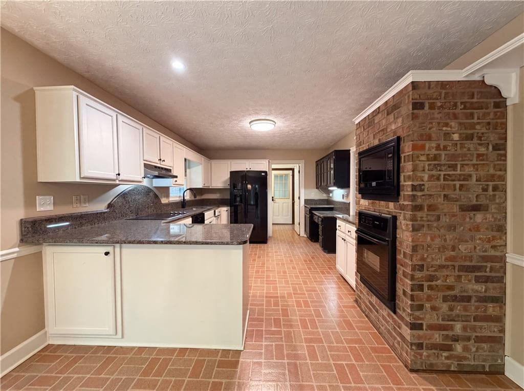 4 bedroom, 3 bathroom, 2,690 sq ft single family residence for sale at 120 Oxford Lane, Fayetteville, GA 30215 — photo 10