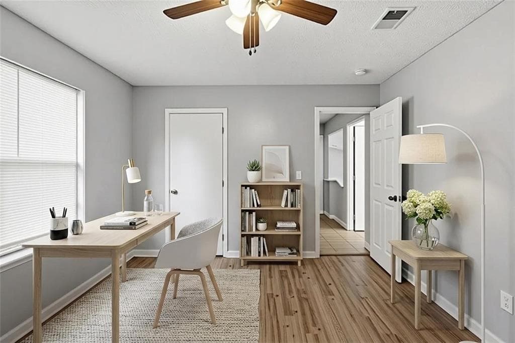 4 bedroom, 2 bathroom, 1,872 sq ft single family residence under contract at 5550 Panola Place, Lithonia, GA 30058 — photo 4