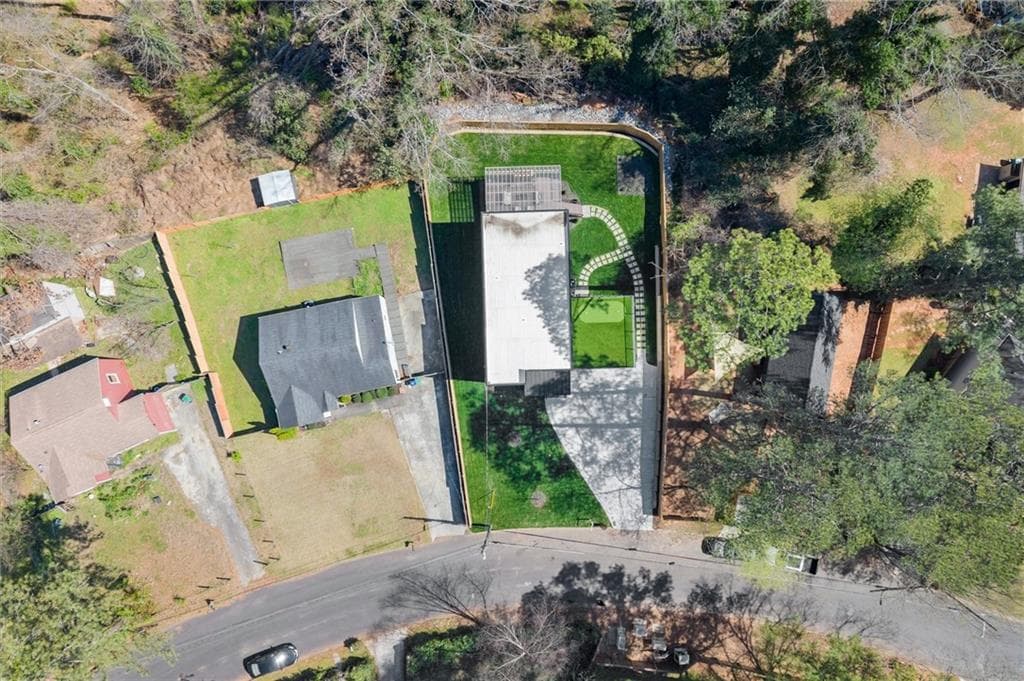 4 bedroom, 3 bathroom, 2,959 sq ft single family residence under contract at 1613 Cecilia Drive, Atlanta, GA 30316 — photo 2