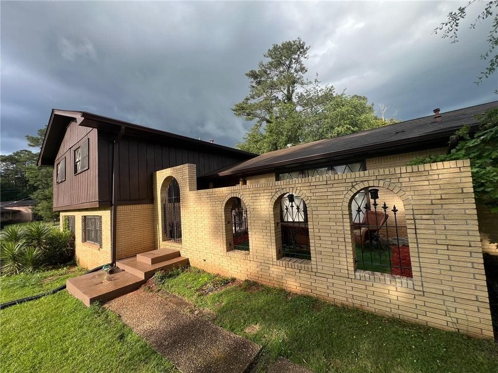 5 bedroom, 3 bathroom, 2,612 sq ft single family residence for sale at 4678 Tara Woods Drive, Ellenwood, GA 30294 — photo 3