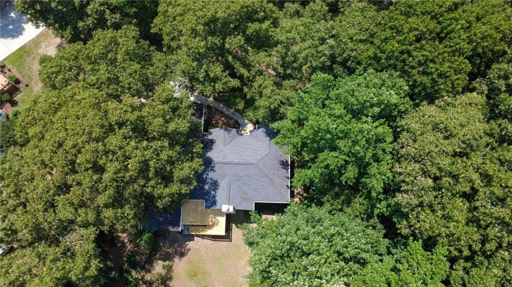 3 bedroom, 2 bathroom, 2,000 sq ft single family residence for sale at 2804 Dock Side Court, Lawrenceville, GA 30045 — photo 2