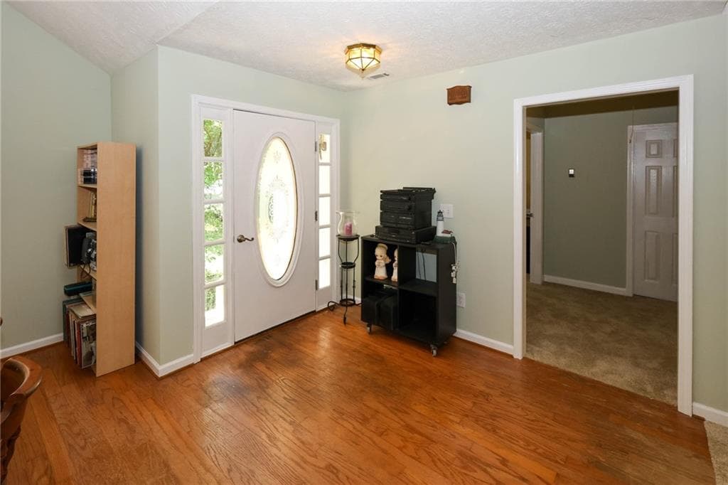 3 bedroom, 2 bathroom, 2,000 sq ft single family residence for sale at 2804 Dock Side Court, Lawrenceville, GA 30045 — photo 5
