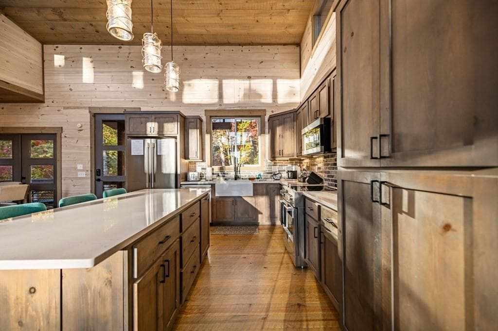 3 bedroom, 3 bathroom, 2,636 sq ft single family residence for sale at 184 High Meadows Court, Morganton, GA 30560 — photo 10