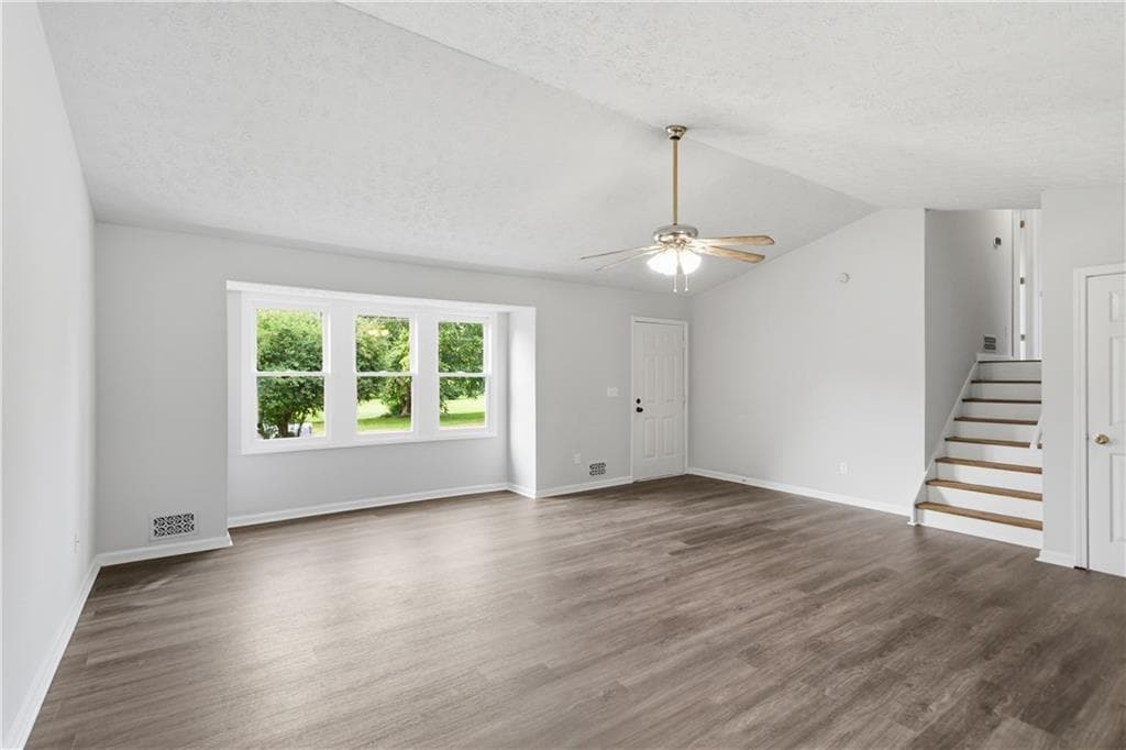 3 bedroom, 2 bathroom, 1,284 sq ft single family residence for sale at 15 Fairfield Lane, Cartersville, GA 30120 — photo 3