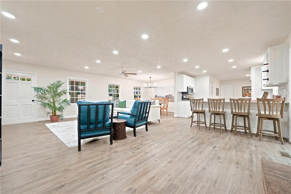 4 bedroom, 4 bathroom, 3,000 sq ft single family residence under contract at 7215 Sinyard Road, Lithia Springs, GA 30122 — photo 6