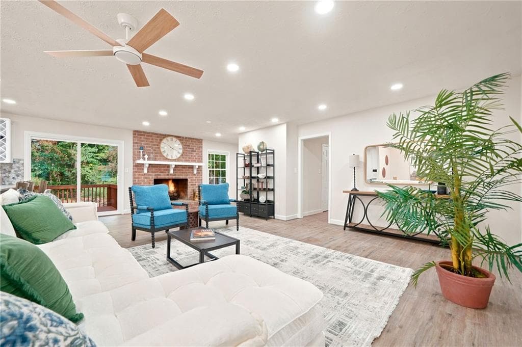 4 bedroom, 4 bathroom, 3,000 sq ft single family residence under contract at 7215 Sinyard Road, Lithia Springs, GA 30122 — photo 9