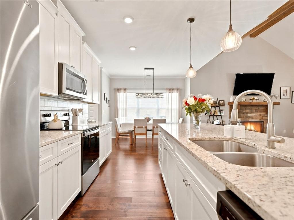 3 bedroom, 3 bathroom, 2,372 sq ft single family residence for sale at 309 Feather Perch, Waleska, GA 30183 — photo 7