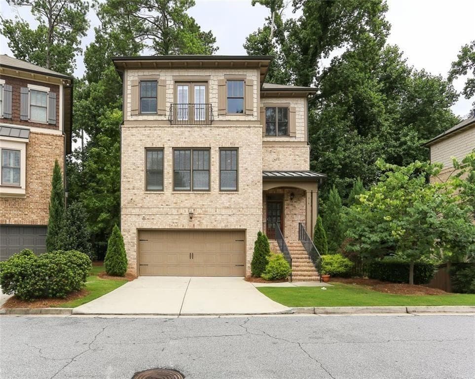 4 bedroom, 4 bathroom, 3,080 sq ft single family residence for rent at 914 Canterbury Lane, Atlanta, GA 30324 for $5,800 a month — photo 2