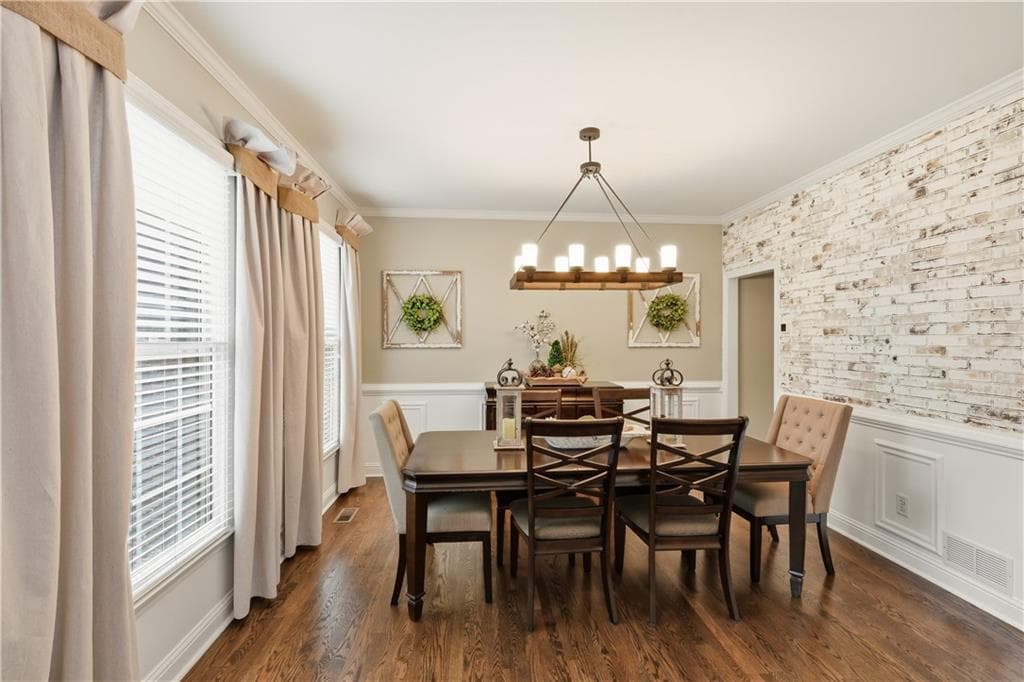 6 bedroom, 4 bathroom, 4,492 sq ft single family residence for sale at 515 Lakewood Court, Canton, GA 30114 — photo 9