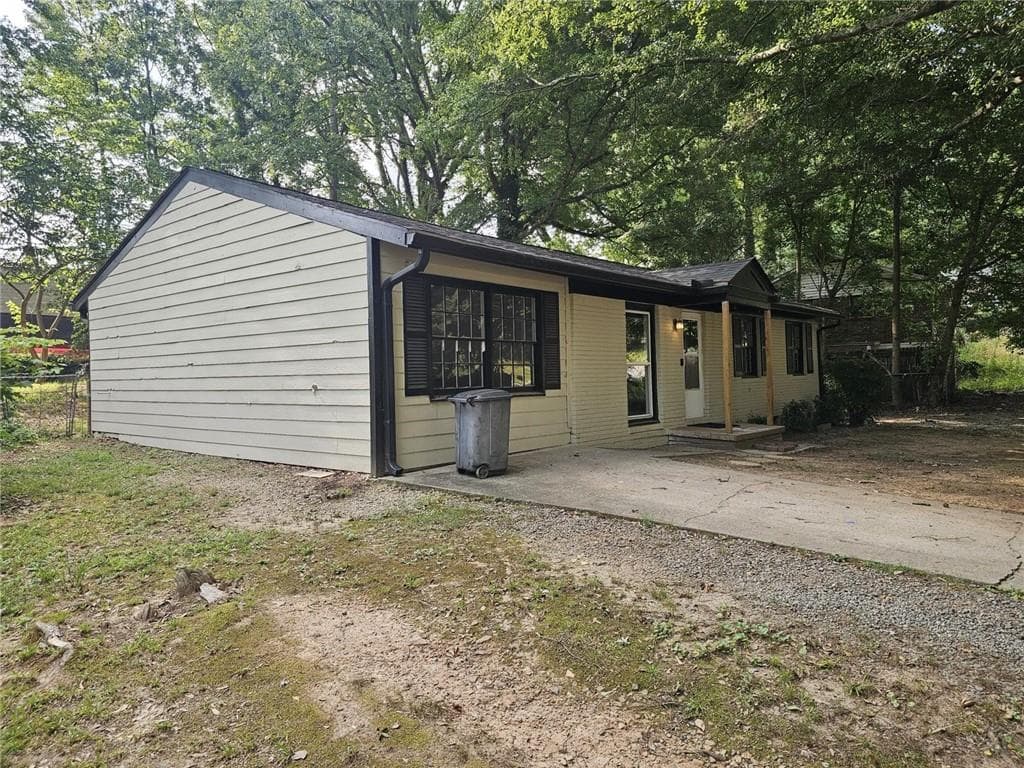 4 bedroom, 2 bathroom, 1,014 sq ft single family residence for sale at 4616 Ryan Road, Conley, GA 30288 — photo 6