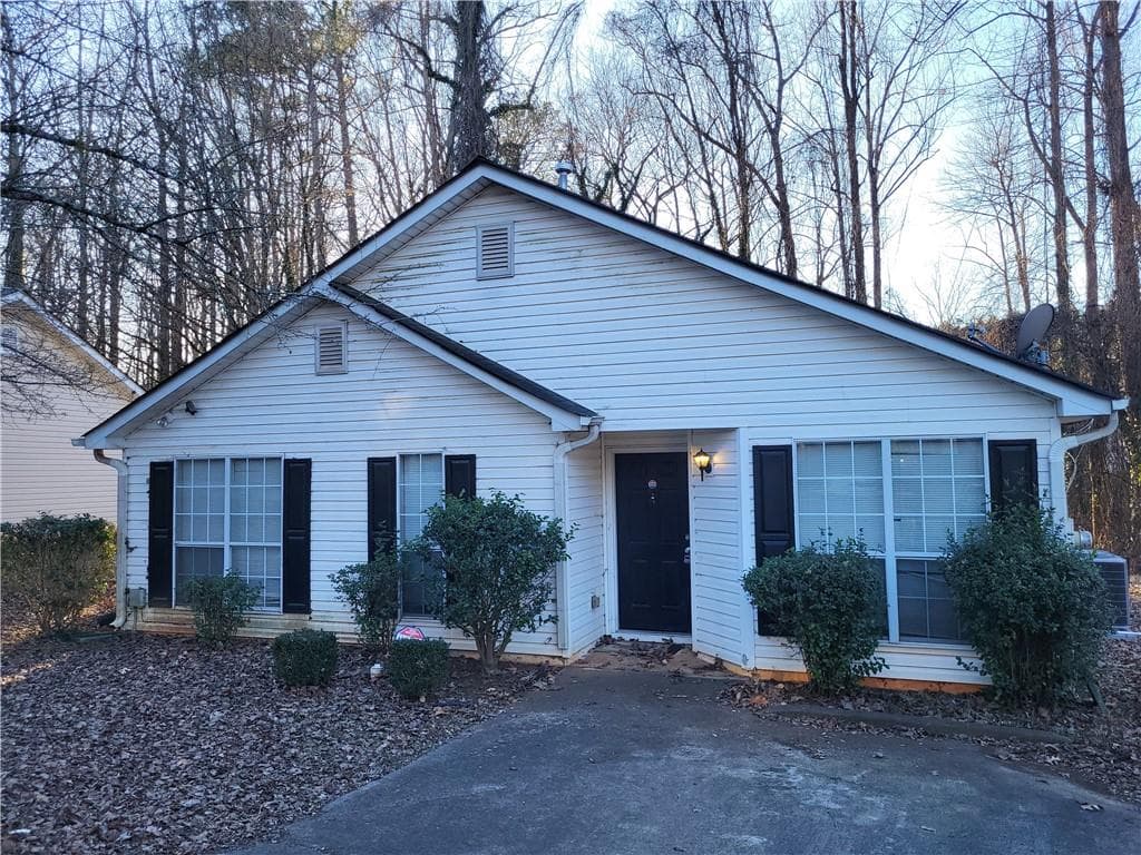 3 bedroom, 2 bathroom, 1,242 sq ft single family residence for rent at 3428 Homeward Trail, Ellenwood, GA 30294 for $1,645 a month — photo 1 of 12