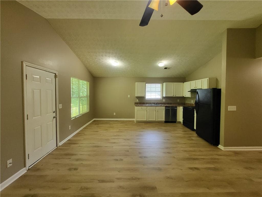 3 bedroom, 2 bathroom, 1,242 sq ft single family residence for rent at 3428 Homeward Trail, Ellenwood, GA 30294 for $1,645 a month — photo 4