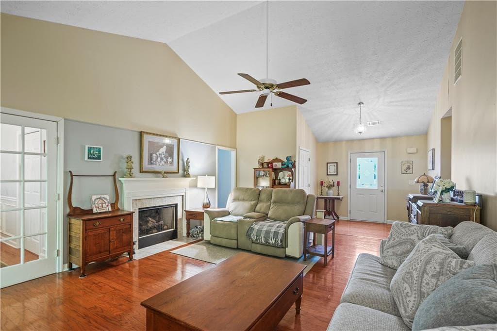 3 bedroom, 3 bathroom, 1,867 sq ft single family residence for sale at 4181 Deer Springs Way, Gainesville, GA 30506 — photo 5