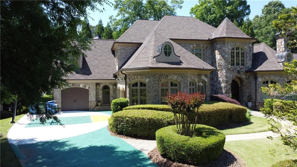6 bedroom, 8 bathroom, 7,990 sq ft single family residence for sale at 841 Camden Park Court, Atlanta, GA 30342 — photo 4