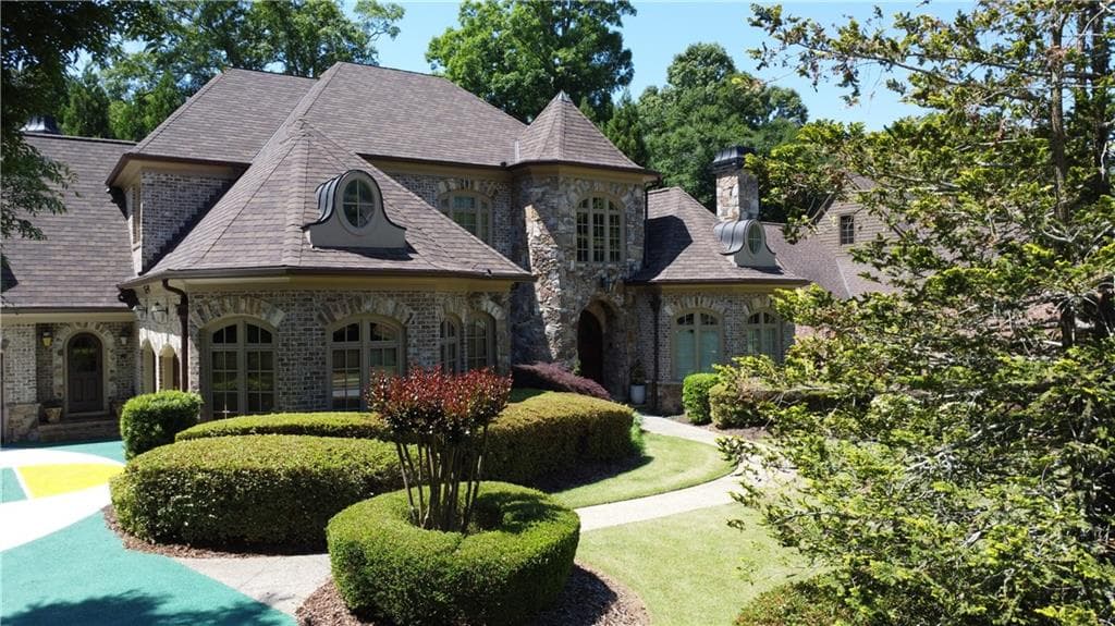 6 bedroom, 8 bathroom, 7,990 sq ft single family residence for sale at 841 Camden Park Court, Atlanta, GA 30342 — photo 5