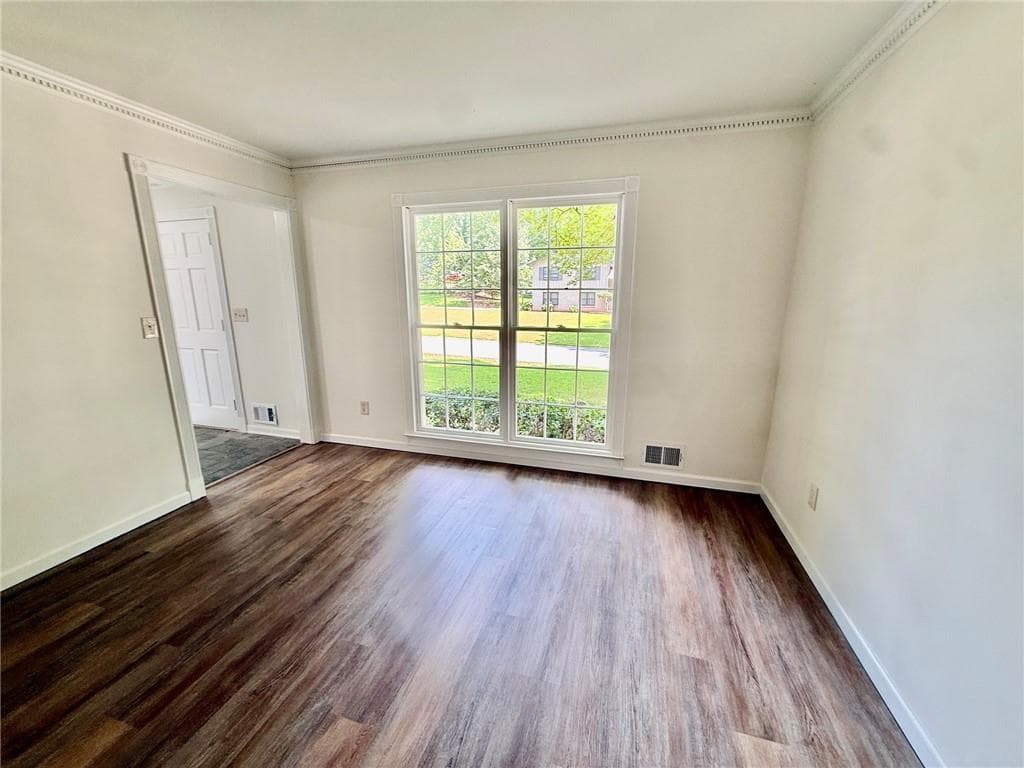 4 bedroom, 3 bathroom, 2,222 sq ft single family residence for sale at 5264 Golfcrest Circle, Stone Mountain, GA 30088 — photo 10