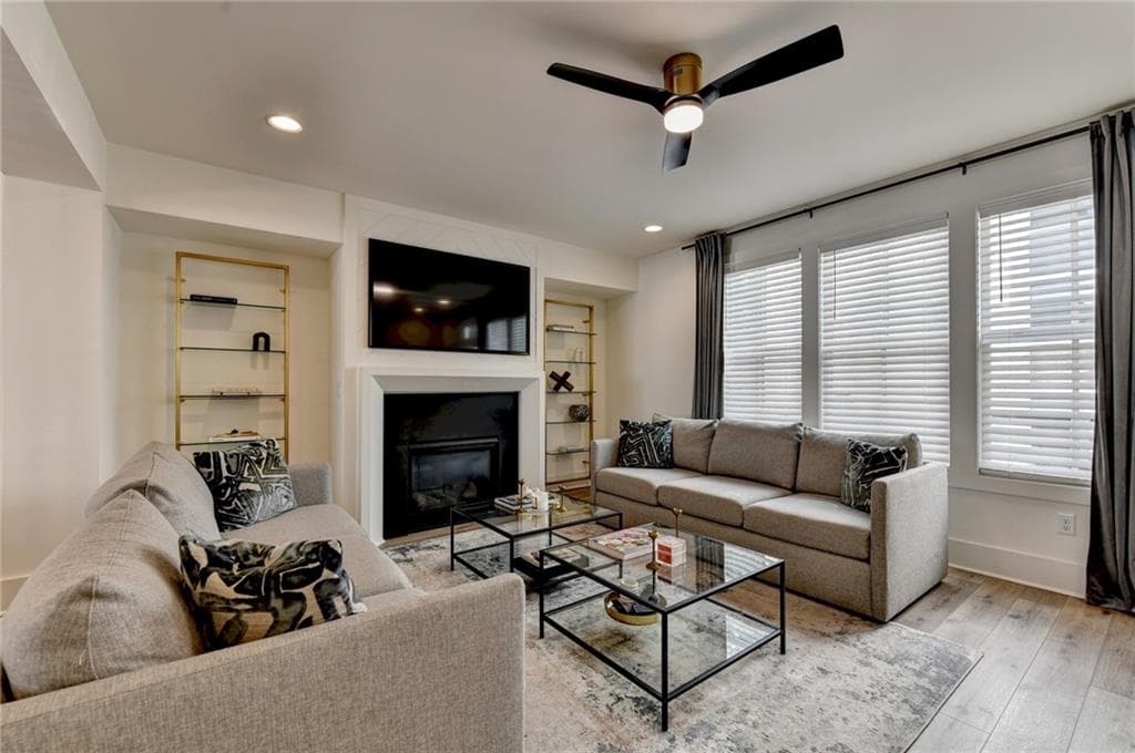 3 bedroom, 4 bathroom, 2,285 sq ft townhouse for sale at 5866 Westin Road, Atlanta, GA 30328 — photo 2