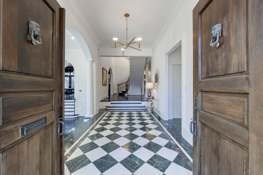 4 bedroom, 6 bathroom, 5,382 sq ft single family residence for sale at 388 Beverly Road, Atlanta, GA 30309 — photo 6