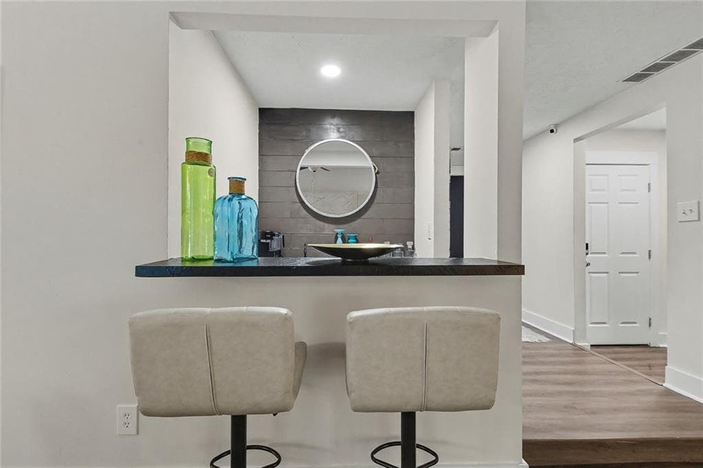 3 bedroom, 2 bathroom, 1,575 sq ft single family residence for sale at 10 Saratoga Drive, Lawrenceville, GA 30044 — photo 6
