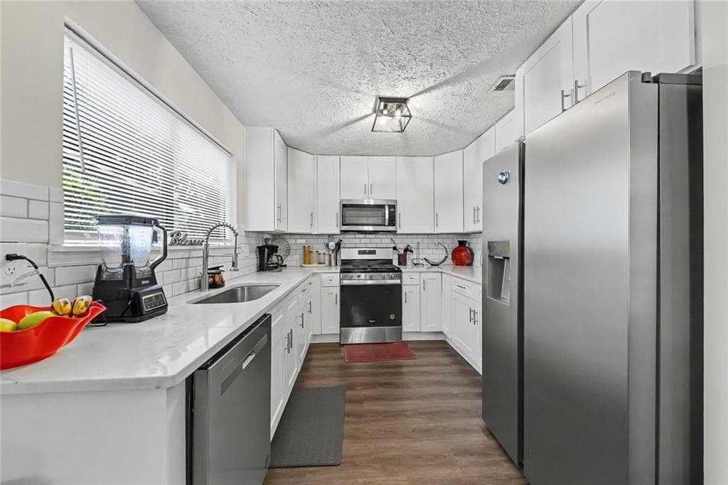 3 bedroom, 2 bathroom, 1,575 sq ft single family residence for sale at 10 Saratoga Drive, Lawrenceville, GA 30044 — photo 9