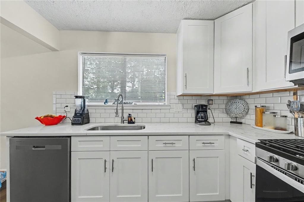 3 bedroom, 2 bathroom, 1,575 sq ft single family residence for sale at 10 Saratoga Drive, Lawrenceville, GA 30044 — photo 10
