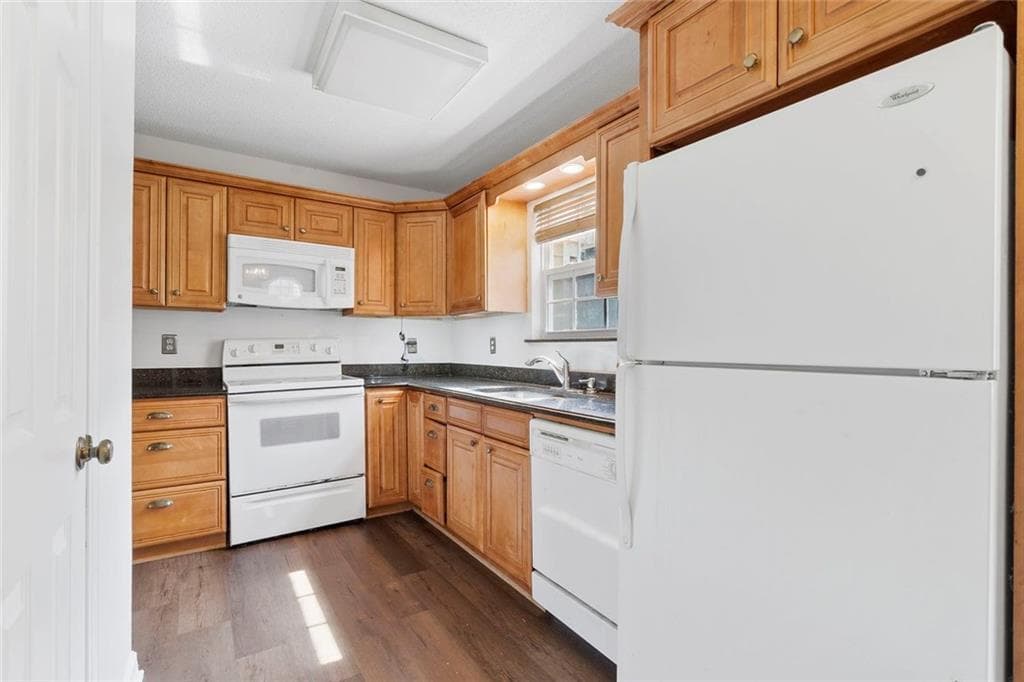 3 bedroom, 4 bathroom, 1,920 sq ft townhouse for sale at 759 Coventry Township Place, Marietta, GA 30062 — photo 9