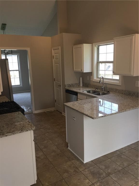 4 bedroom, 3 bathroom, 2,199 sq ft single family residence for rent at 2575 Hamilton Chase Run, Buford, GA 30519 for $2,250 a month — photo 6