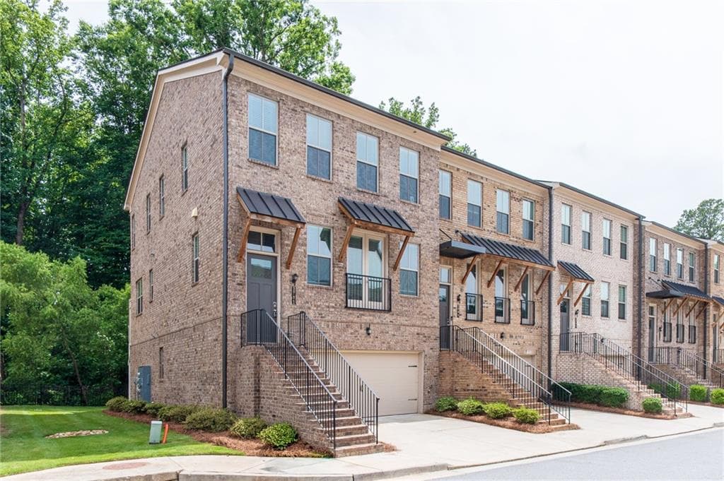 4 bedroom, 4 bathroom, 2,589 sq ft townhouse for rent at 2701 Cedar Pine Way, Doraville, GA 30360 for $3,550 a month — photo 2