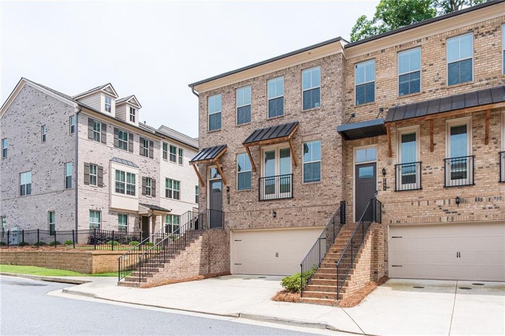 4 bedroom, 4 bathroom, 2,589 sq ft townhouse for rent at 2701 Cedar Pine Way, Doraville, GA 30360 for $3,550 a month — photo 3