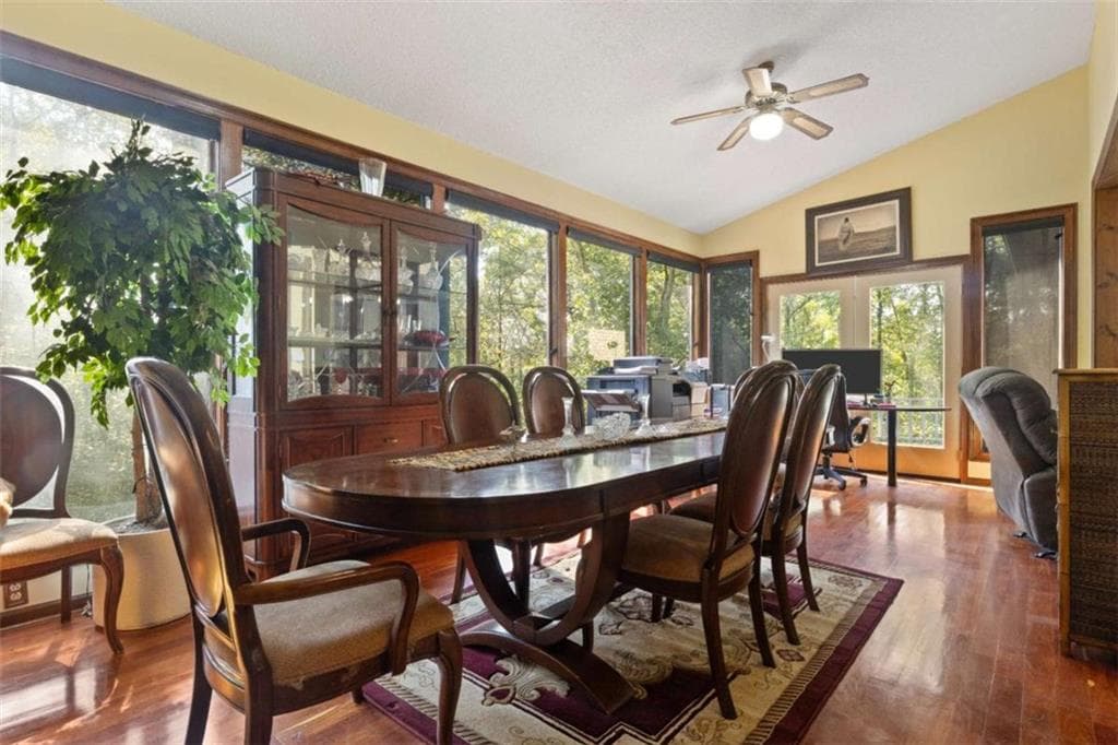 3 bedroom, 2 bathroom, 2,471 sq ft single family residence for sale at 422 Ridgewood Circle, Summerville, GA 30747 — photo 7