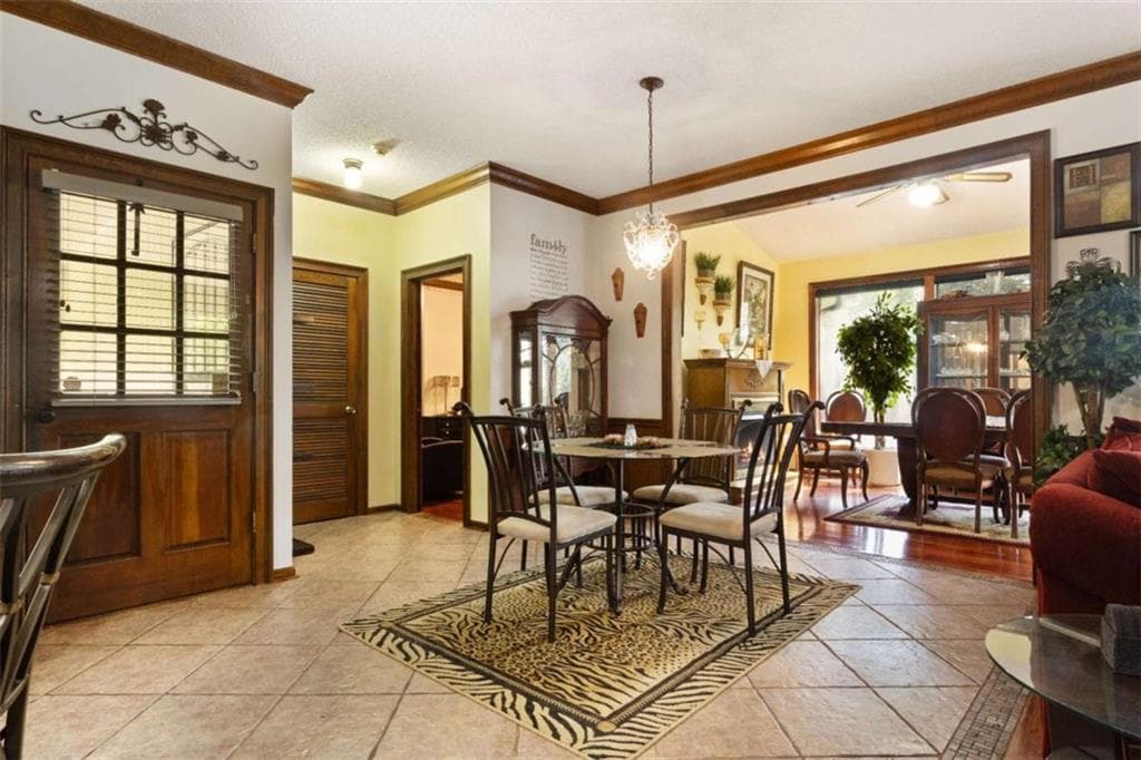 3 bedroom, 2 bathroom, 2,471 sq ft single family residence for sale at 422 Ridgewood Circle, Summerville, GA 30747 — photo 8