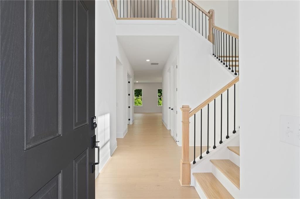 5 bedroom, 5 bathroom, 3,425 sq ft single family residence under contract at 4770 Crestline View Road, Cumming, GA 30028 — photo 8