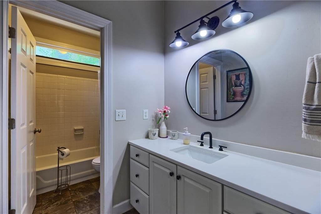 6 bedroom, 5 bathroom, 3,572 sq ft single family residence for rent at 12105 Wexford Overlook, Roswell, GA 30075 for $4,500 a month — photo 9