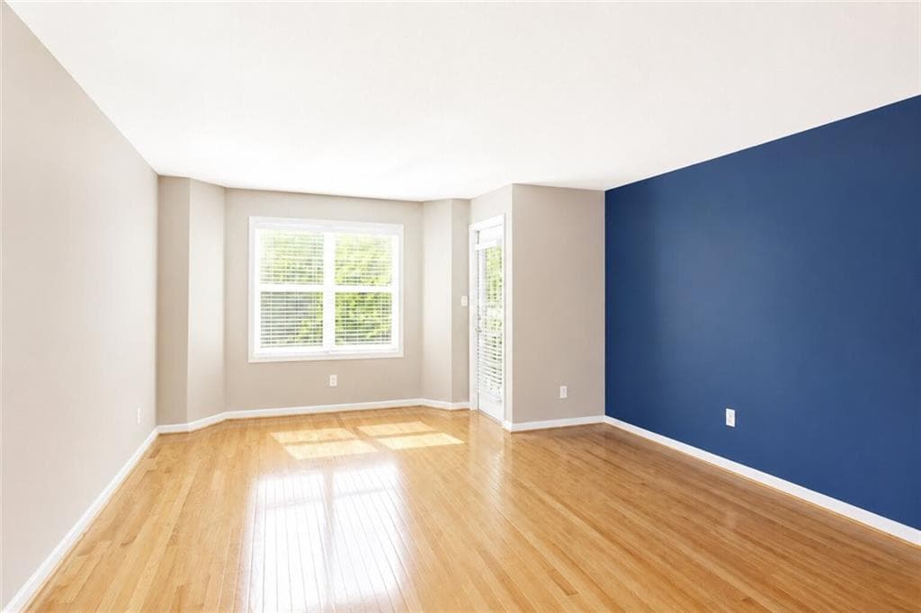 1 bedroom, 1 bathroom, 690 sq ft condominium for sale at 3069 Chastain Park Court, Atlanta, GA 30342 — photo 3