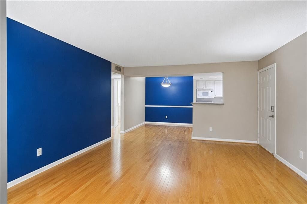 1 bedroom, 1 bathroom, 690 sq ft condominium for sale at 3069 Chastain Park Court, Atlanta, GA 30342 — photo 5