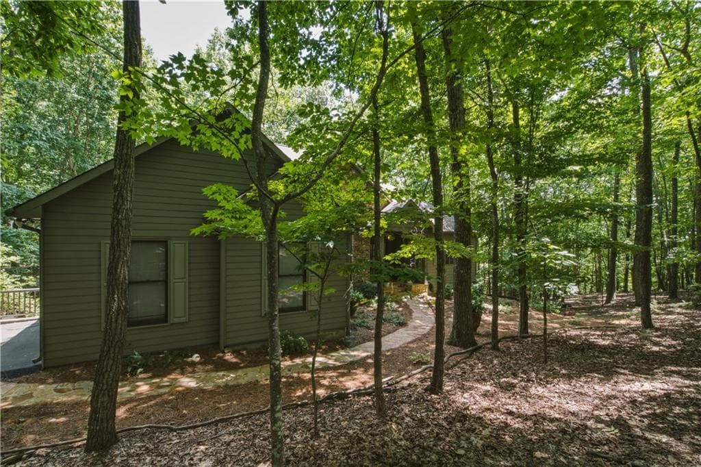 5 bedroom, 3 bathroom, 3,936 sq ft single family residence under contract at 7 Summit Drive, Jasper, GA 30143 — photo 4