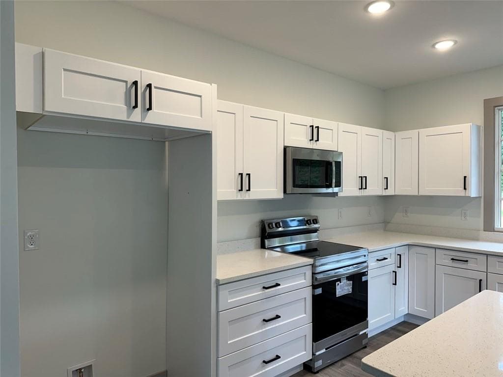 4 bedroom, 4 bathroom, 2,790 sq ft single family residence under contract at 936 Anna Marie Lane, Monroe, GA 30655 — photo 9