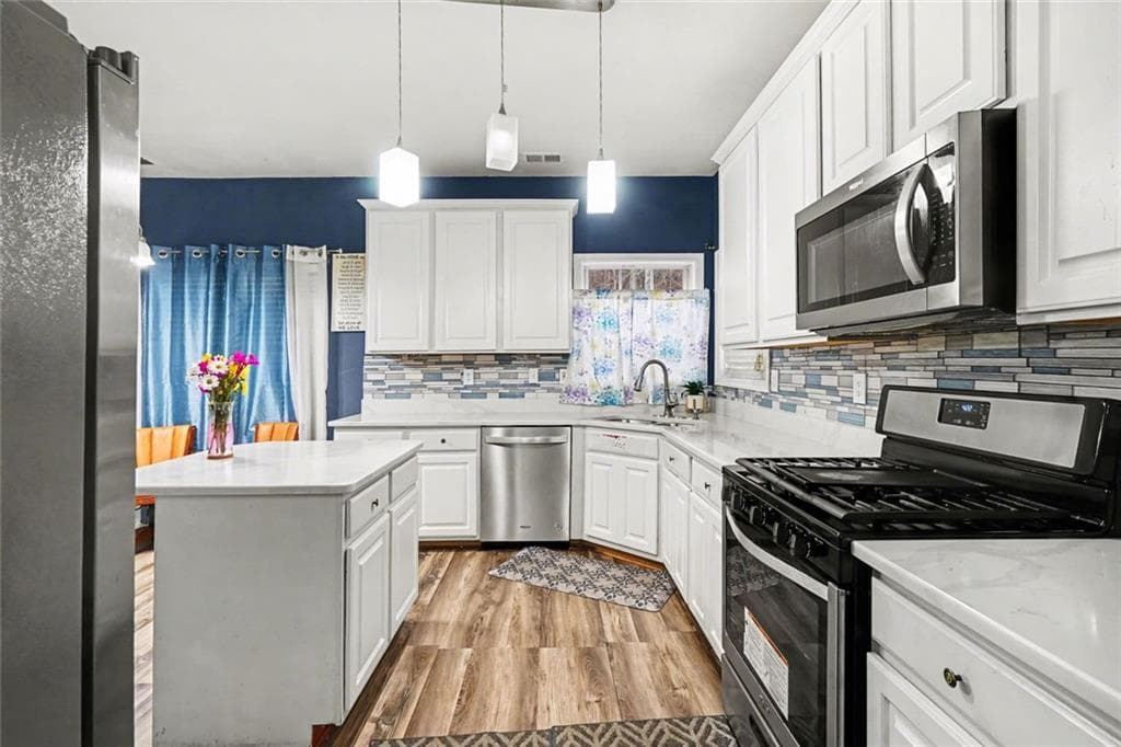 5 bedroom, 3 bathroom, 3,057 sq ft single family residence for sale at 3382 Sandwedge Court, Snellville, GA 30039 — photo 7